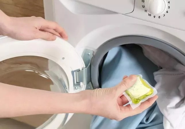 How To Use Laundry Pods with A Top Load Washer كيفية استخدام غسالات الغسيل مع غسالة التحميل العلوي