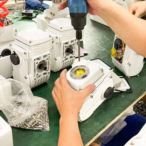 HK60Q-EX-T Explosionsgesch&uuml;tzter elektrischer 3-Wege-Kugelhahn mit Gewinde COVNA Factory