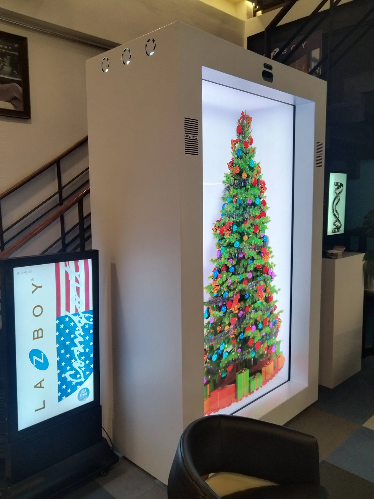 خزانة عرض شفافة بدقة 4K