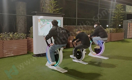 دراجة الألعاب في الهواء الطلق