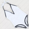 Ventilabis sursum nigrum et album una pars swimsuit