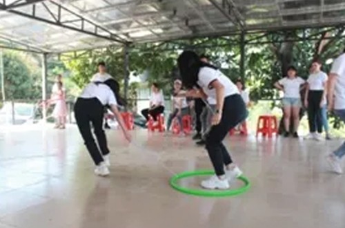 اختلافات الهولا هوب