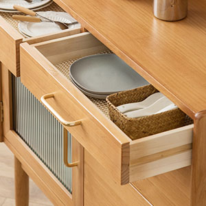 सजावटी ट्रिम में 23 गेज पिन नाखून