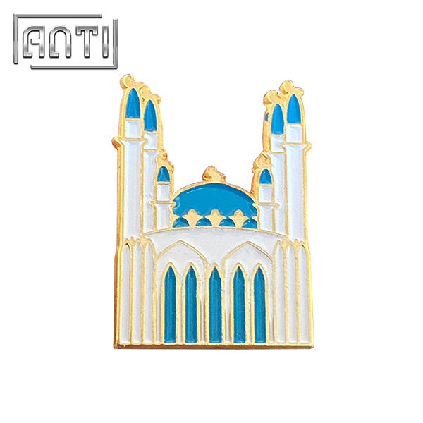Princess's Castle Badge Blue And White Ice Castle Beautiful Exquisite Gold Metal Soft Enamel Zinc Alloy Lapel Pin