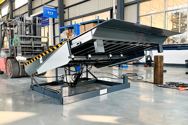 M&aacute;y n&acirc;ng thủy lực