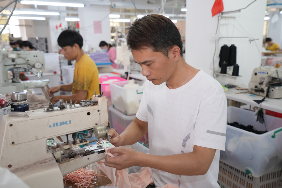 d&acirc;y chuyền lắp r&aacute;p quy tr&igrave;nh may của ljvogues