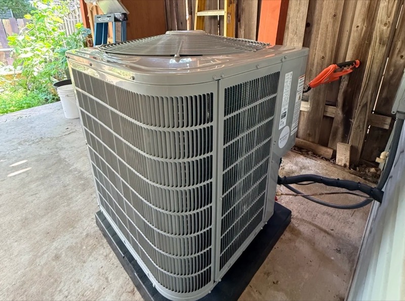 Expert Air Conditioning & Heating Upgrade by Mega Services Heating & Cooling Mega Services Heating & Cooling によるエキスパートによる空調と暖房のアップグレード