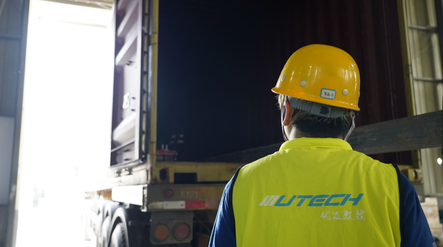 Nh&agrave; m&aacute;y sản xuất bộ định tuyến CNC