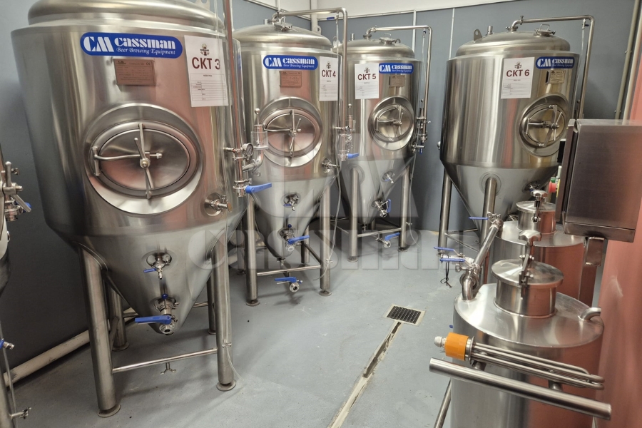 Brygning i Pilsners hjem: 300L mikrobryggerisystem installeret i Tjekkiet