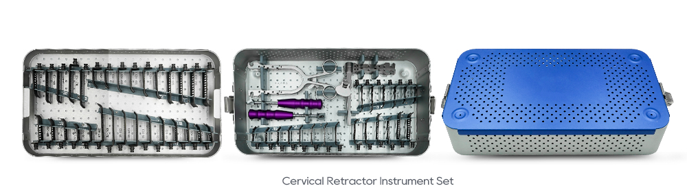 Cervical Retractor Instrumentsett organisert i bl&aring; steriliseringsbrett